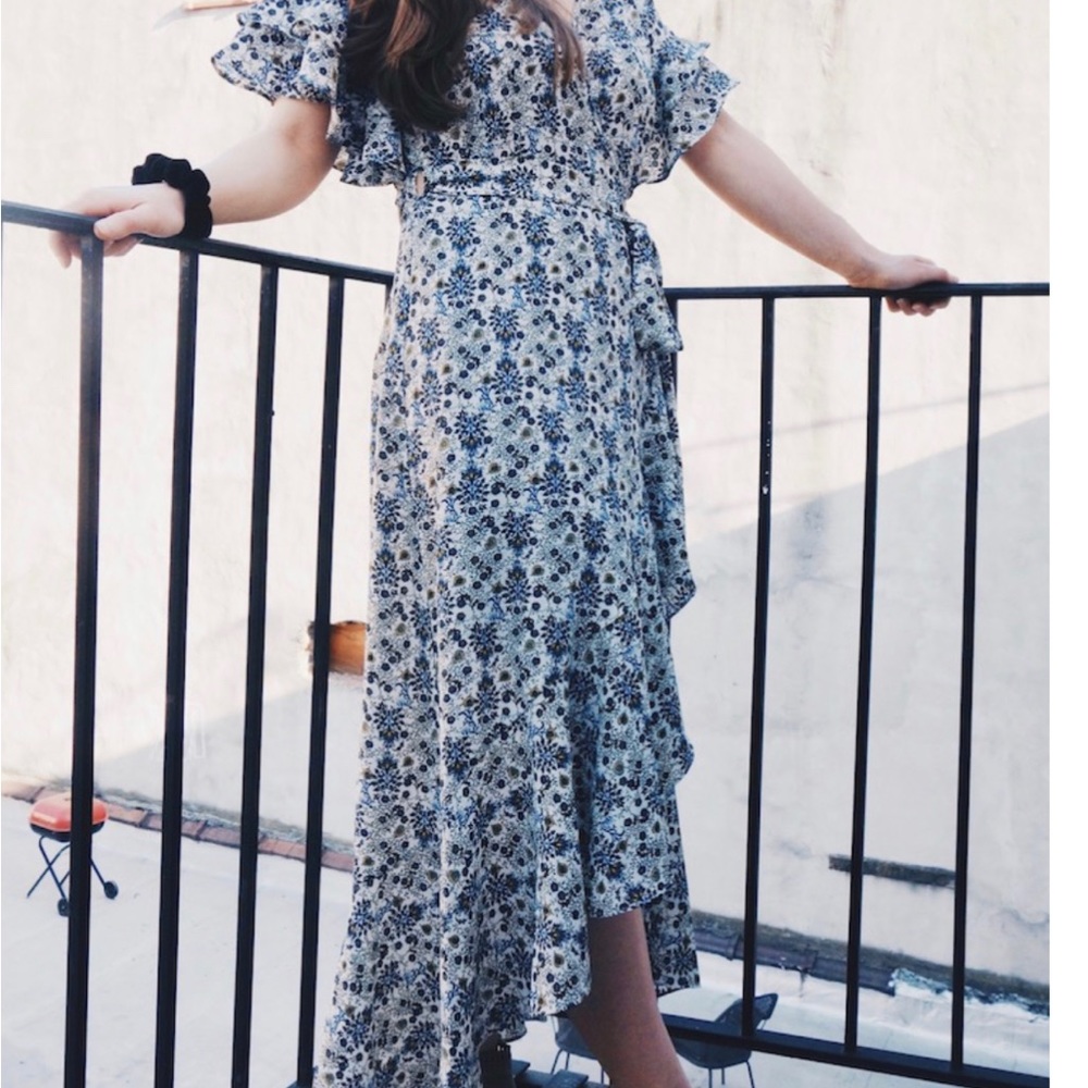 Max Studio Ruffle Wrap Midi Dress BLUE Floral Stretchy Size Small